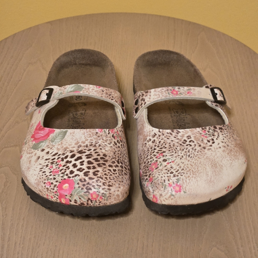 Birki's by Birkenstock Women's Maria Floral Roses Clogs, Size 9 Condition: Pre-